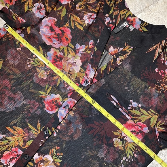 Kut from the Kloth sheer black floral button front blouse. Size M - Picture 8 of 11